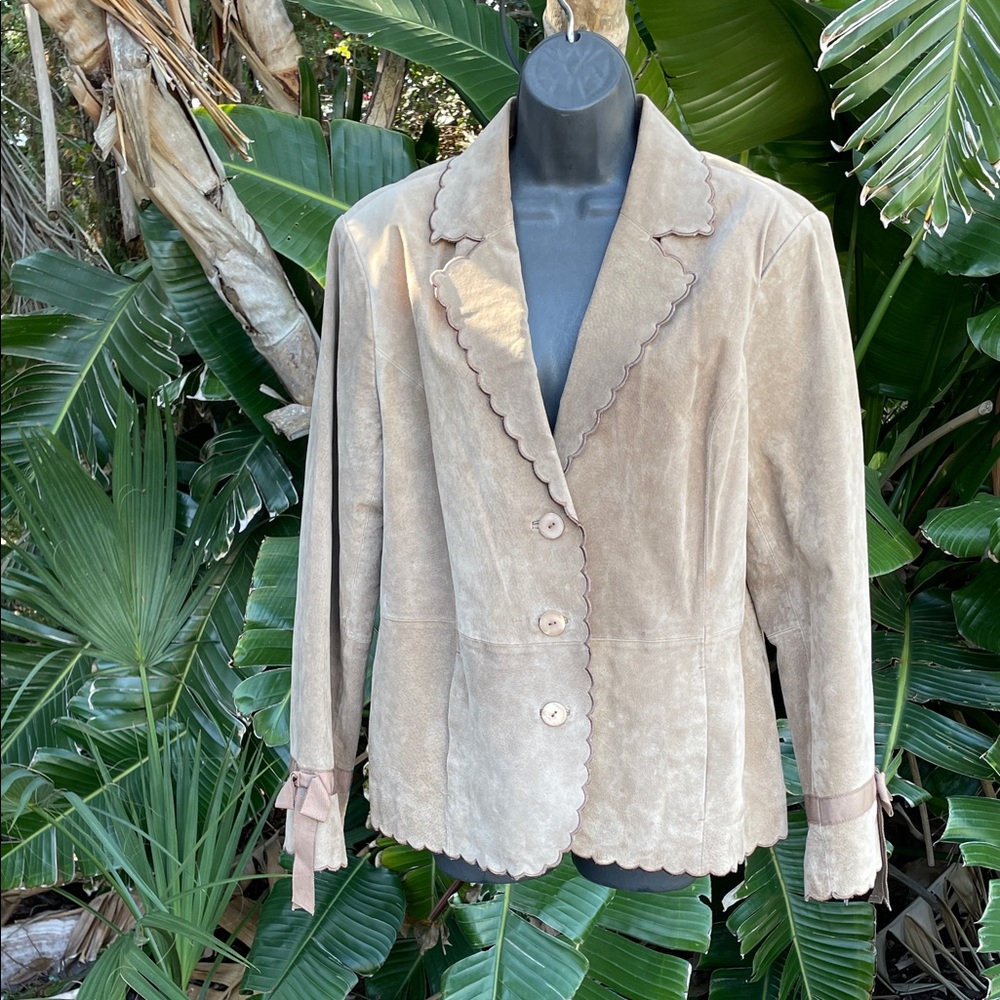 Terri Lewis classic luxuries tan suede jacket with scalloped edges and bose